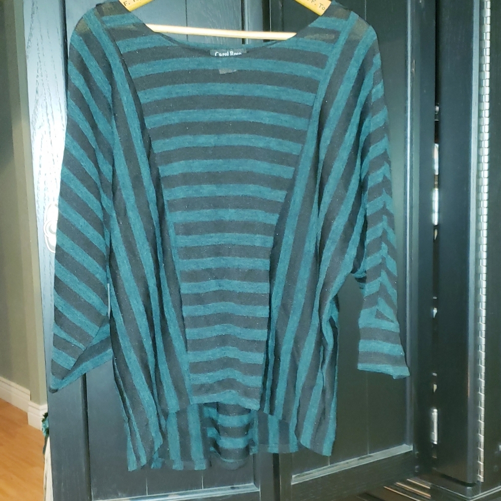 Forest green and black short sleeve sweater
